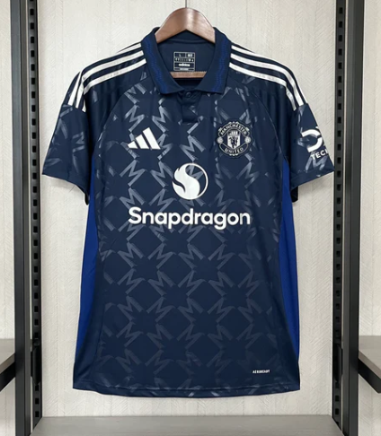 Manchester United Alternativa 2024/25